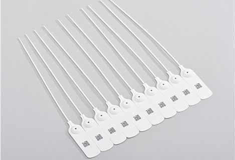 Nanosecond UV laser marking the QR code on plastic labels, with good anti-counterfeiting effect