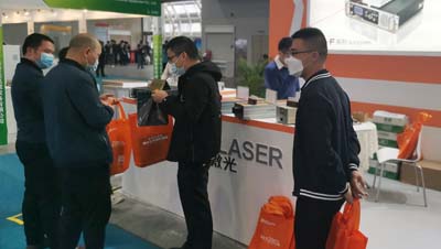 South Korea customer purchase 1 unit of nanosecond DPSS green laser to test 3D crystal glass engraving 