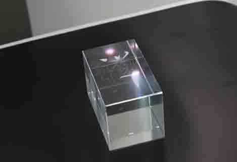 green and UV lasers are suitable for 3D engraving process crystal image